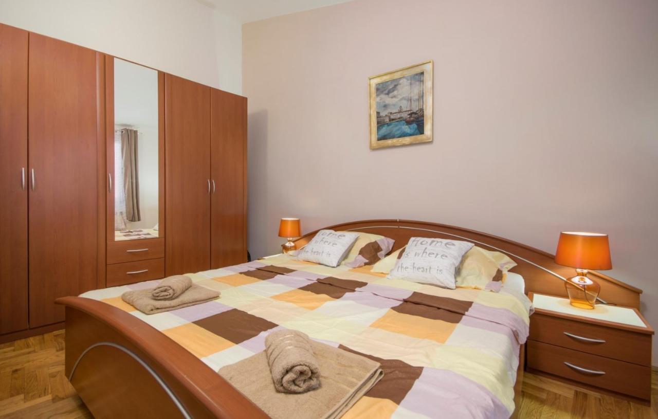 City Centre Sea View Apartment Pula Exterior photo